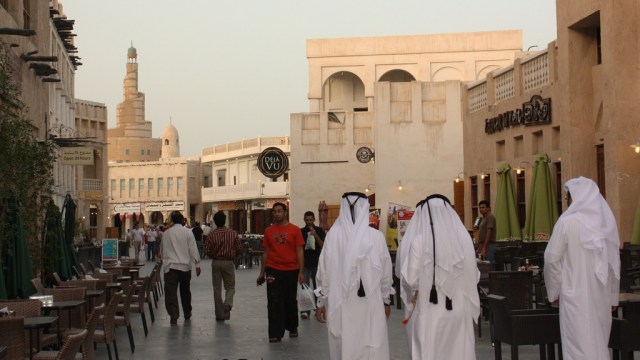 Sejumlah warga Doha, Qatar (Foto: Flickr)