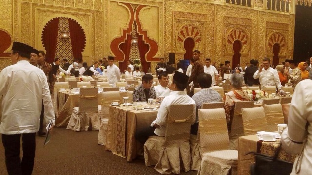 Buka bersama di kediaman Oesman Sapta (Foto: Nadia Jovita Injilia Riso/kumparan)