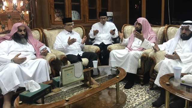 Anies bertemu dengan Imam Besar Masjid Nabawi (Foto: Dok. Anies-Sandi Media Center)