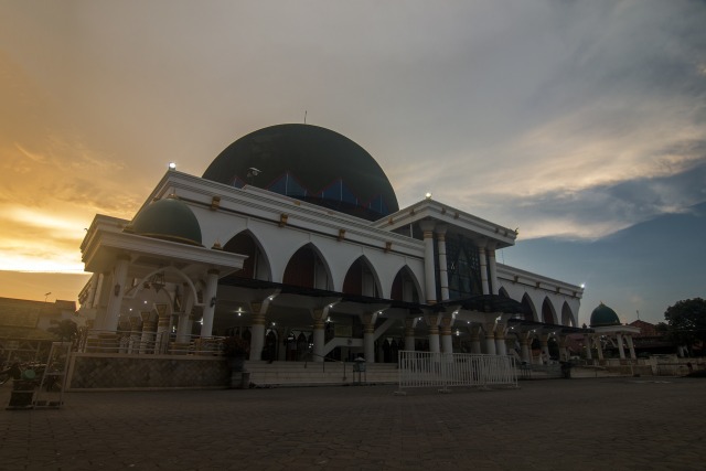 Tajhin Peddis dan Tradisi Malem Lékoran