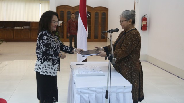 Serah terima jabatan Duta Besar Dhaka. (Foto: Dok. ​KBRI Dhaka)