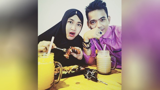 Aris Idol dan Istrinya (Foto: Instagram/@aris_mania08)