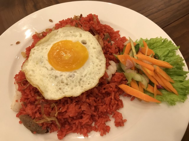 Nasi goreng merah (Foto: Stephanie Elia/kumparan)