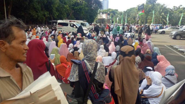 Massa aksi 96 menolak kriminalisasi para ulama (Foto: Wandha Nur/kumparan)