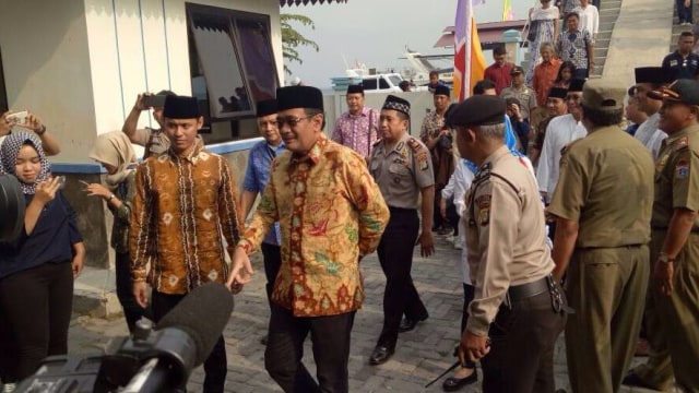 Djarot mengunjungi Kepulauan Seribu (Foto: Johanes Hutabarat/kumparan)