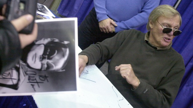 Adam West , mantan pemeran Batman. (Foto: AP Photo/Paul Warner)