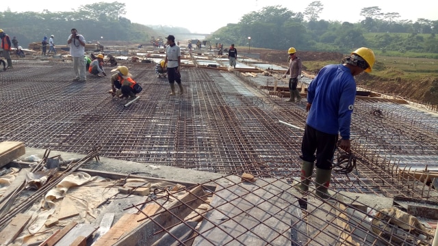 Menteri PUPR Tinjau Ruas Tol Batang-Semarang (Foto: Novan Nurul Alam/kumparan)