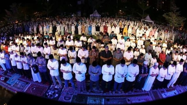Salat Subuh berjamaah di Makassar Foto: Twitter/@inisiatifDP