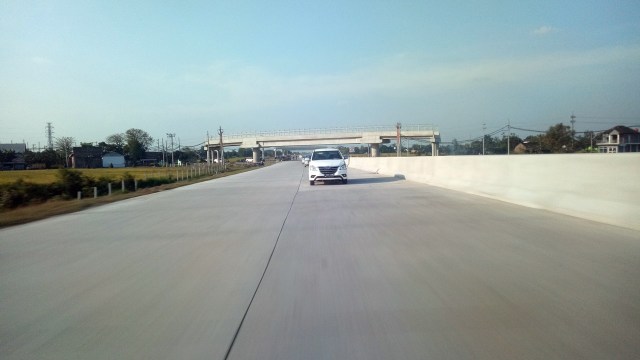 Jalan Tol Solo-Ngawi (Foto: Novan Nurul Alam/kumparan)