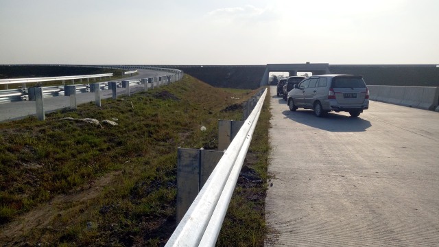 Jalan Tol Solo-Ngawi (Foto: Novan Nurul Alam/kumparan)