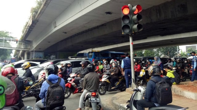Macet di Kuningan karena proyek pembangunan (Foto: Dok. Indra)