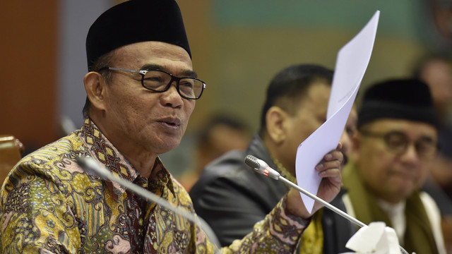 Mendikbud Muhadjir Effendy di DPR (Foto: ANTARA FOTO/Puspa Perwitasari)