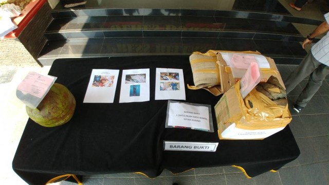 Barang bukti pelaku perampokan dan pembunuhan (Foto: Dok. Polres Bogor)