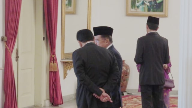 Jokowi dan Mega berbincang serius usai pelantikan (Foto: Yudhistira Amran Saleh/kumparan)