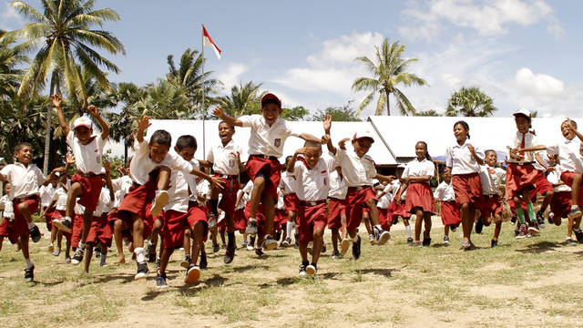 Anak Sekolah (Foto: ANTARA FOTO/Kornelis Kaha)