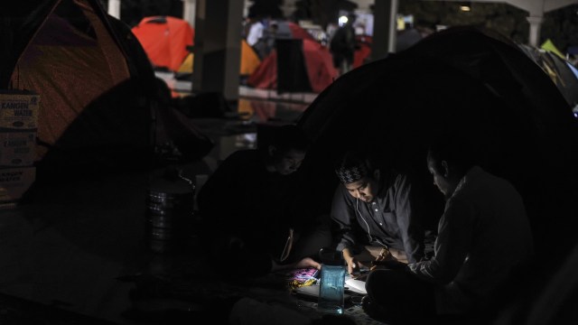 Iktikaf Ramadhan di Bandung (Foto: Novrian Arbi/Antara)