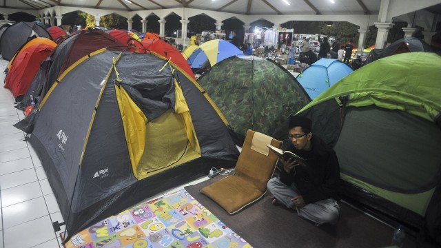 Iktikaf Ramadhan di Bandung (Foto: Novrian Arbi/Antara)