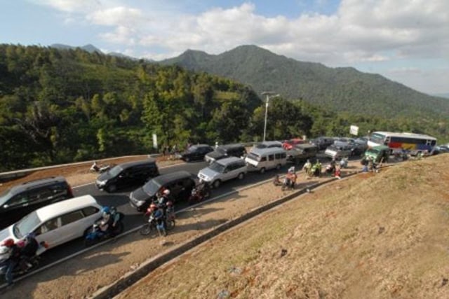 Tanjakan Gentong Tasikmalaya. Foto: ANTARA/Adeng Bustomi