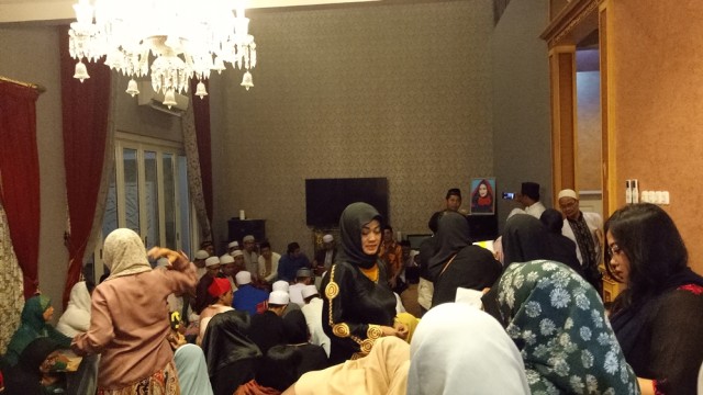 Suasana pengajian Julia Perez (Foto: Prabarini Kartika/kumparan)