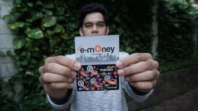 Ilustrasi e-money. (Foto: Aditia Noviansyah/kumparan)