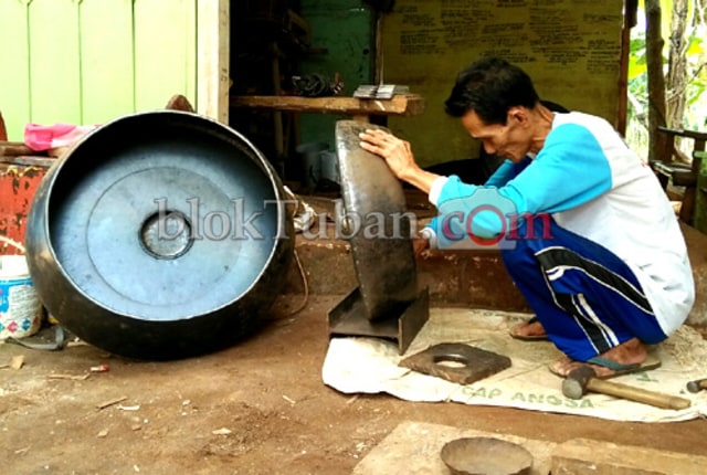 Berawal dari Bakat, Kini Lincah Buat Alat Musik Tradisional