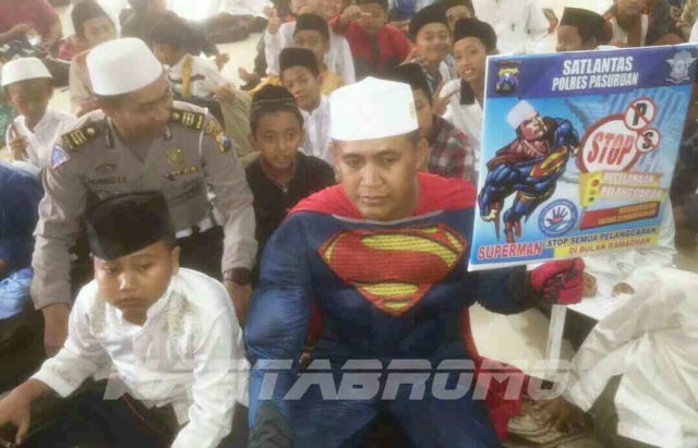Asik, Superman Hadiri Pondok Ramadan Siswa SD di Masjid Cheng Hoo