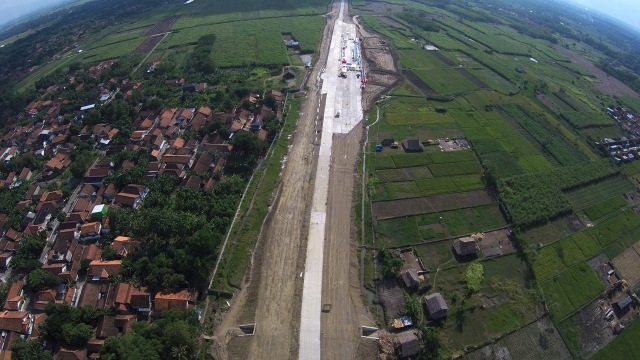 Tol fungsional Brebes Timur- Pemalang- Weleri (Foto: Aditia Noviansyah/kumparan)
