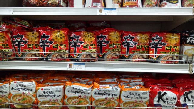 Mu Gung Hwa, toko khusus menjual produk Korea (Foto: Nadia Riso/kumparan)