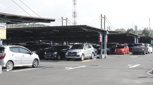 Fasilitas parkir di Bandara Soekarno-Hatta