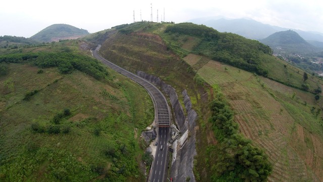 Terowongan Nagreg Foto: Aditia Noviansyah/kumparan