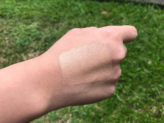 BC Stick Flawless Multi Foundation Miss Hana  (Foto: Stephanie Elia/kumparan)