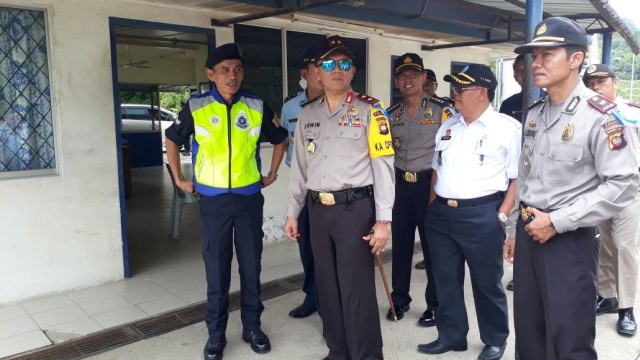 Kapolda Kalbar tinjau jalur mudik (Foto: Dok. Polda Kalbar)