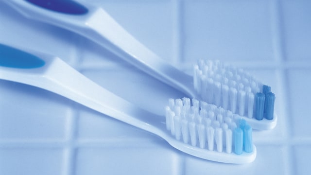Gantilah Sikat Gigi Secara Berkala. (Foto: Thinkstock)