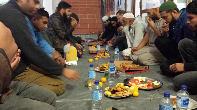 Buka Puasa bersahaja di Perth Mosque (Foto: Iqbal Aji Daryono)