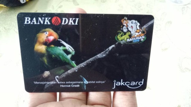 Kartu akses masuk Ragunan. (Foto: Amanaturrosyidah/kumparan)