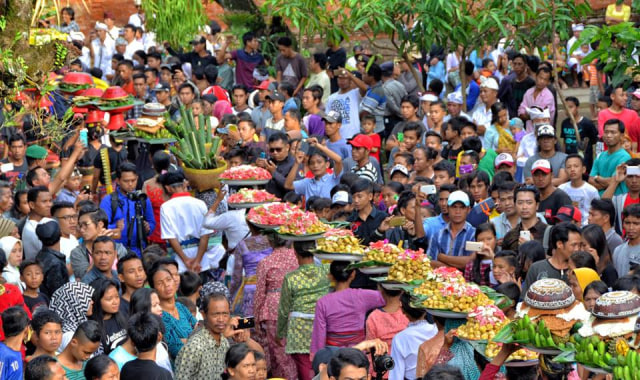 Persiapan Perang Topat (Foto: lombokbaratkab.go.id)