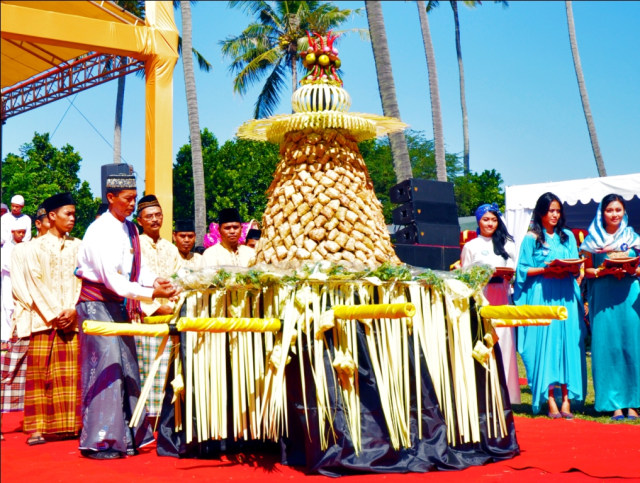 Lebaran Topat  (Foto: lombokbaratkab.go.id)