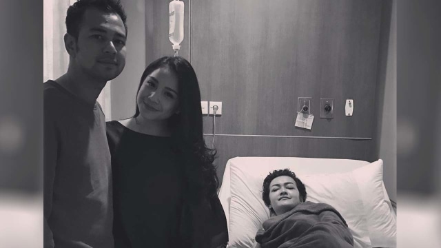 Raffi dan Gigi saat menjenguk Jupe (Foto: Instagram/raffinagita1717)