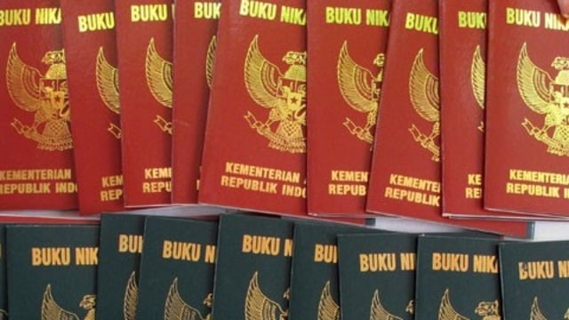 Ilustrasi buku nikah.  Foto: Antara/Eric Ireng
