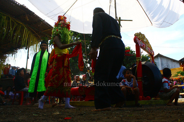 Menari Bersama Roh Suci Penjaga Desa di Banyuwangi (1)