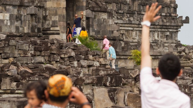 Obama di Candi Prambanan (Foto: REUTERS/Pius Erlangga)