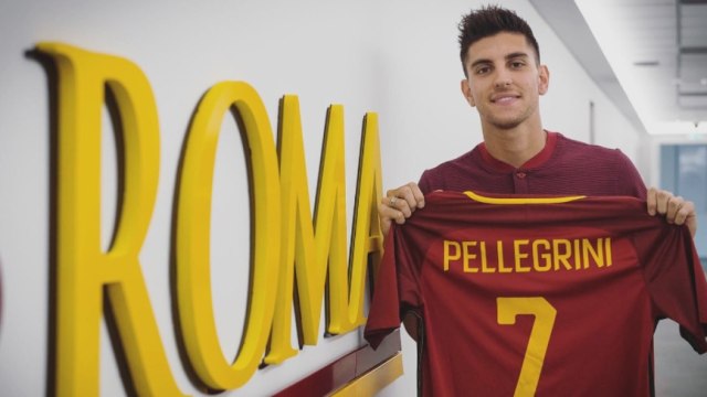 Lorenzo Pellegrini dengan kostum nomor 7. (Foto: Twitter @LorenzoPelle48)
