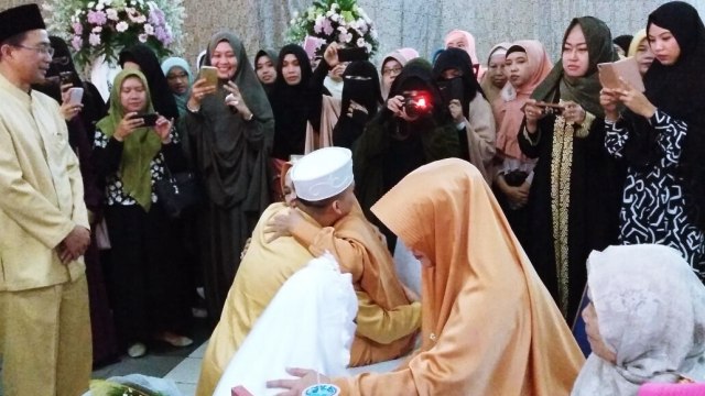 Egi John resmi menikah dengan Kamila Yasmin. (Foto: Yurika Kencana/kumparan)