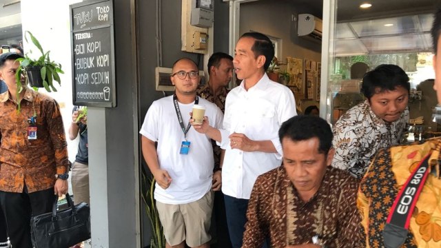 Jokowi Ngopi di Cipete (Foto: Istimewa)