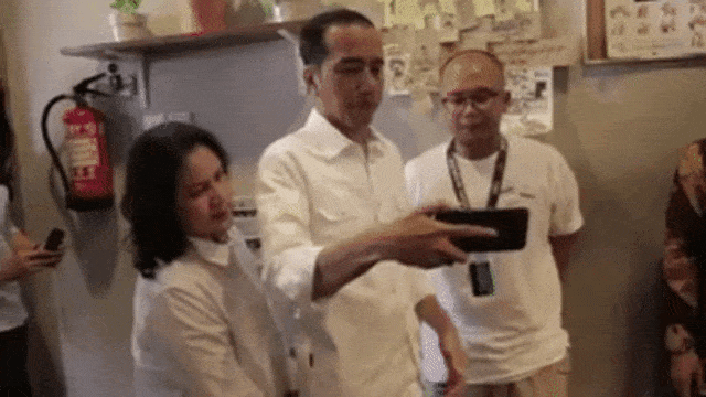 Presiden Jokowi Nge-Vlog. (Foto: Facebook: Presiden Joko Widodo)