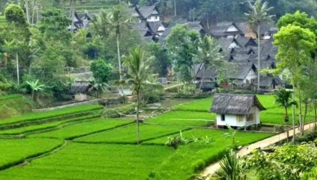 Yuk, Kenalan dengan Kampung Adat di Tanah Jawa Barat (3)