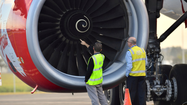 Mesin pesawat Airasia (Foto: Reuters/Darren England)