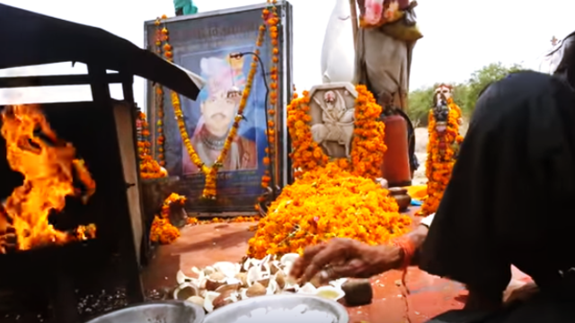 Sajian untuk dewa di India. (Foto: YouTube ronsingh solankey tawao)
