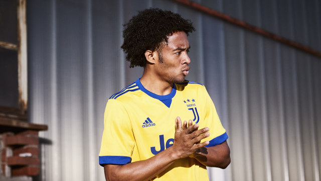 Juan Cuadrado dengan seragam anyar Juventus. (Foto: Adidas)