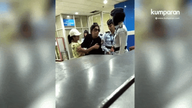 Seorang Ibu Tampar Petugas Bandara (Foto: Istimewa)